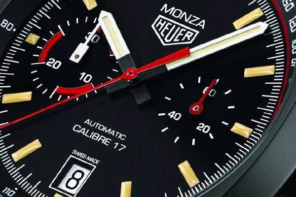 Heuer Monza Chronograph vzpomíná na slavná vítězství Ferrari 1