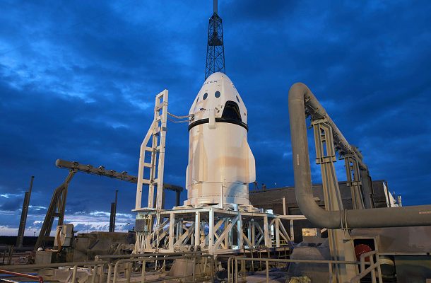 Kosmická loď Crew Dragon společnosti SpaceX poletí k Měsíci již v roce 2018 1