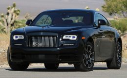 Rolls-Royce vsadil na černou sošku Spirit Of Ecsstasy 7