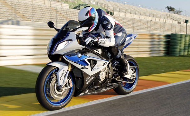 Je BMW HP4 nejlepší sportovní motocykl současnosti? 1