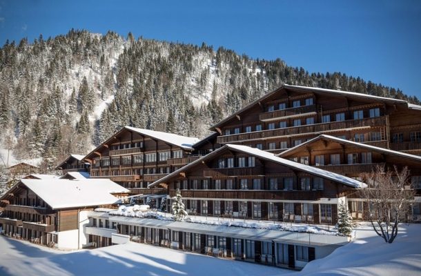 HUUS HOTEL GSTAAD - NOVÁ DESTINACE PRO ZIMNÍ SPORTY, KTEROU SI IHNED ZAMILUJETE! 1