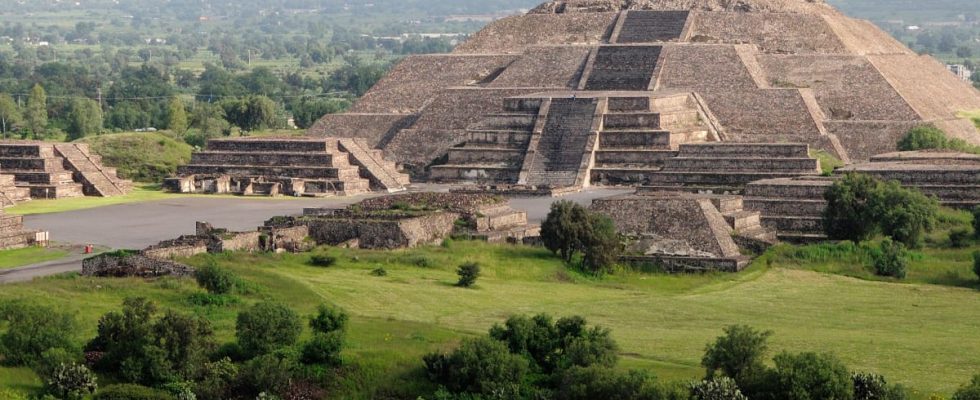Tajná chodba do podsvětí nalezena v Pyramidě Měsíce v Teotihuacánu 1
