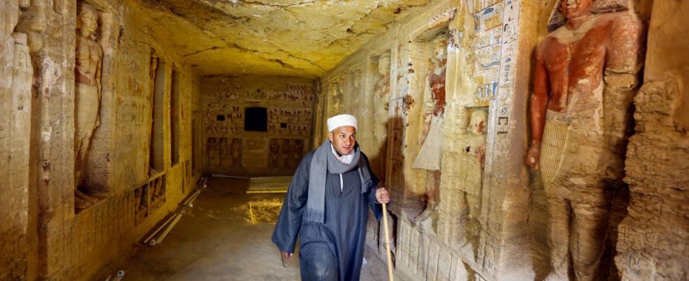Egyptská Sakkára odhaluje další nádherné rakve, mumie a vzácné dřevěné sochy 1