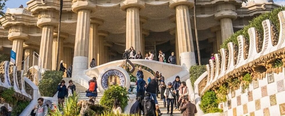 Park Güell & Sagrada Familia: Vstupné + čínský, japonský, korejský nebo anglický průvodce 1