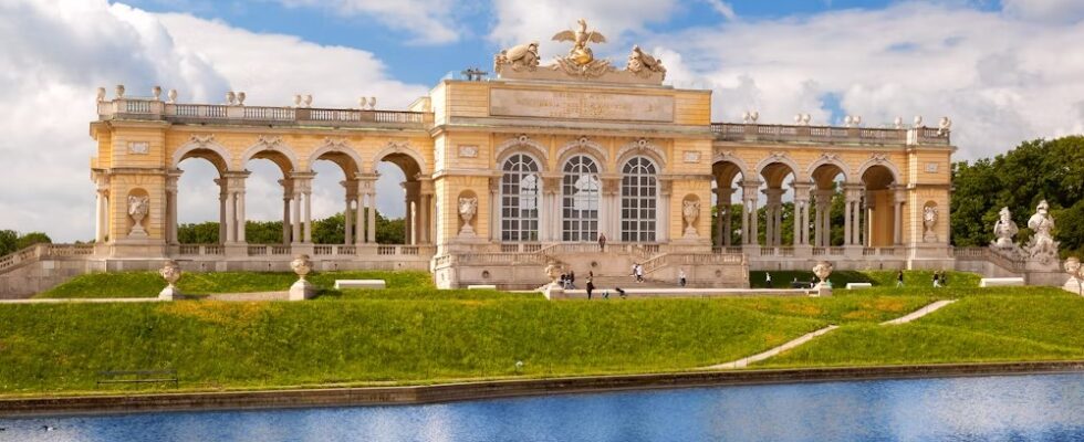 Jak velkou návštěvnost má zámek Schönbrunn? 1