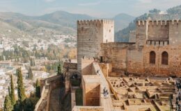 Paláce Alhambra a Nasrid: Prohlídka s audioprůvodcem a kartou City Pass 1