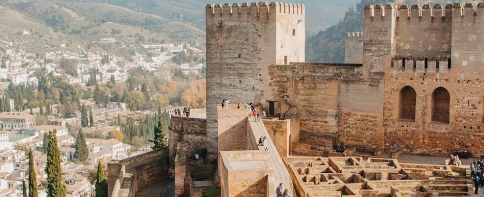 Paláce Alhambra a Nasrid: Prohlídka s audioprůvodcem a kartou City Pass 1