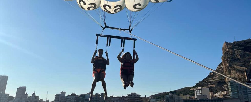 Alicante: Parasailing a projížďka lodí 1